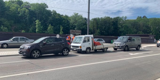 Schaffhausen SH: Auffahrkollision mit drei Fahrzeugen Schaffhausen SH: Auffahrkollision mit drei Fahrzeugen