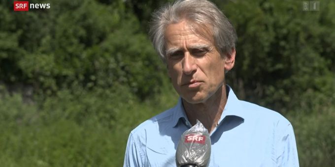 Christiam Stamm wird für einen Beitrag von «10vor10» interviewt. srf
