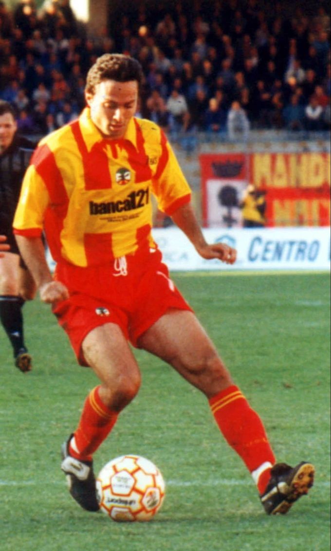 David Sesa spielte von 1998 bis 2000 bei Lecce und stieg in die Serie A auf. Sesa Lecce Serie A