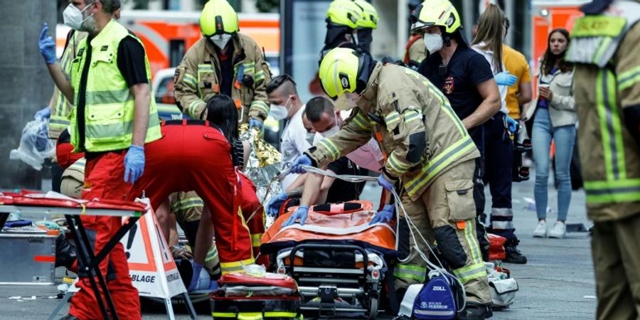 Rettungskräfte am Tatort in Berlin