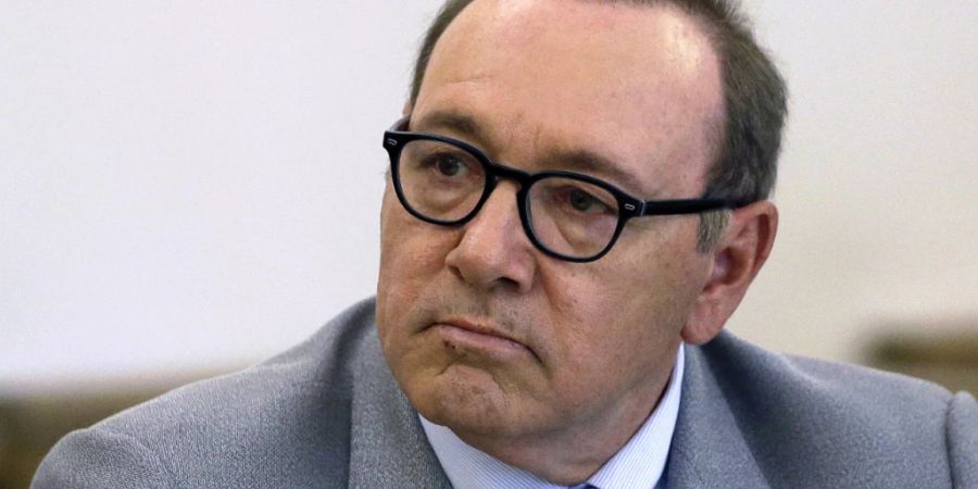 ARCHIV - Schauspieler Kevin Spacey nimmt an einer vorgerichtlichen Anhörung vor dem Bezirksgericht teil. Foto: Steven Senne/AP/dpa