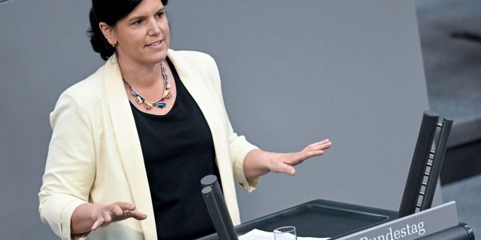 Carina Konrad (Freie Demokratische Partei) spricht im Bundestag. Freie Demokratische Partei