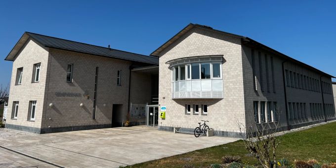 Gemeinde - Bubikon: Umbau der Haltestellen in Wolfhausen vor Abschluss
