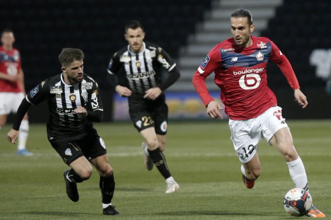 Angers Vereinsfarben sind Schwarz und Weiss. Ligue 1