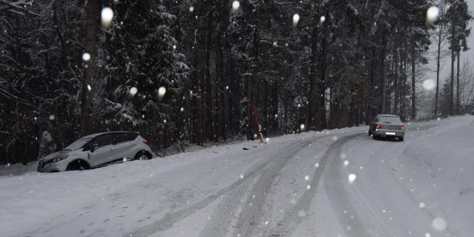 Heiden AR: Kollision auf schneebedeckter Strasse Heiden AR: Kollision auf Schneebedeckter Strasse