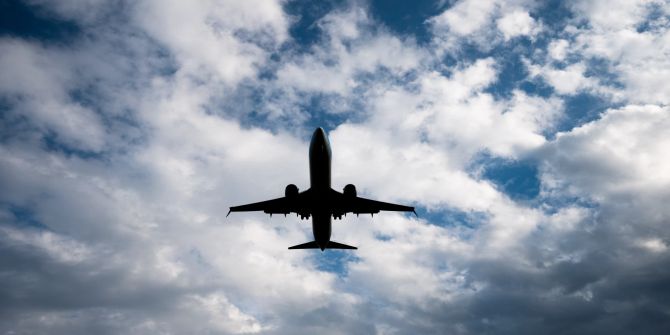 Flugzeug Himmel Wolken blau