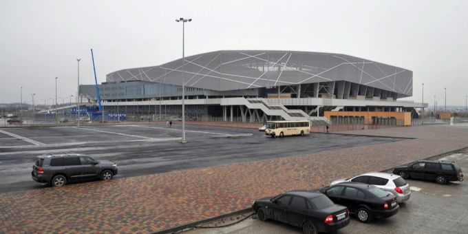 Das Stadion in Lwiw wurde für die EM 2012 gebaut. Nun soll es Geflüchteten Schutz bieten. Ukraine Krieg