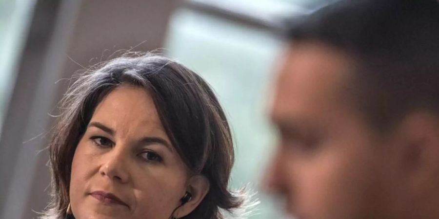 «Der wichtigste Hebel, den wir als Europäer haben, ist unsere Einigkeit», sagte Baerbock nach Beratungen mit ihrem italienischen Amtskollegen Luigi Di Maio in Rom. Foto: Oliver Weiken/dpa