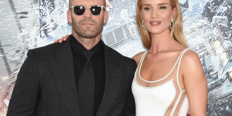 Jason Statham und Rosie Huntington-Whiteley freuen sich über Nachwuchs. Foto: Billy Bennight/ZUMA Wire/dpa
