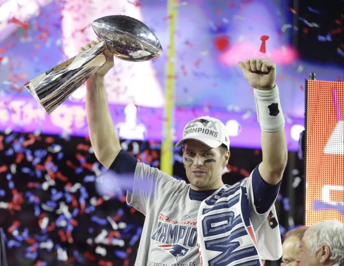 Insgesamt sieben Mal konnte Tom Brady den Super Bowl gewinnen. Ob doch noch einer dazu kommt? Brady Retires Football