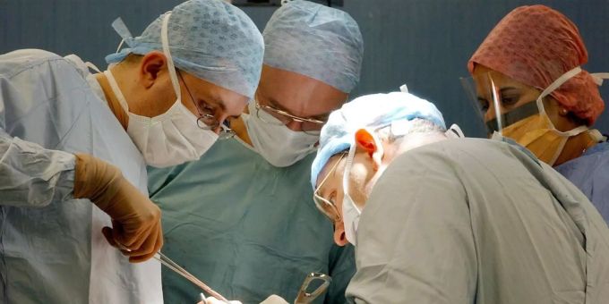 Millionen Menschen warten in Grossbritannien auf eine Spitalbehandlung. Coronavirus