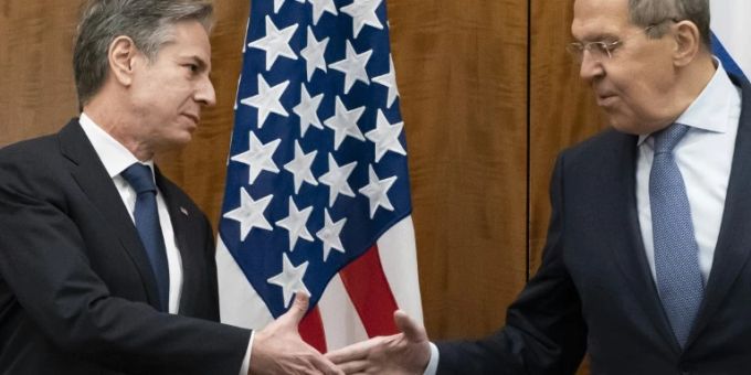 Aussenminister Blinken (l.) und Lawrow im Januar. lawrow
