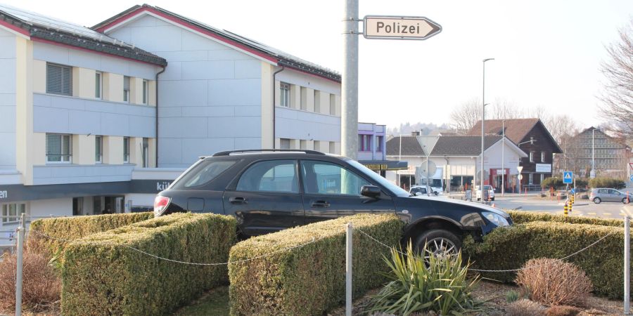 Unfallendlage im Kreisel