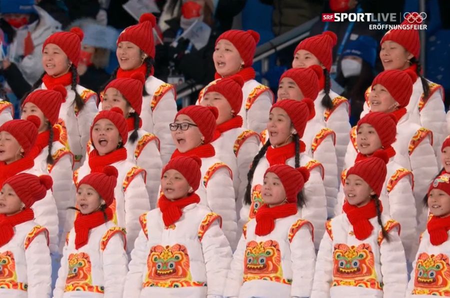 Rund 40 Kinder haben an der Eröffnungsfeier einen grossen Auftritt und singen zum Abschluss ein chinesisches Lied.