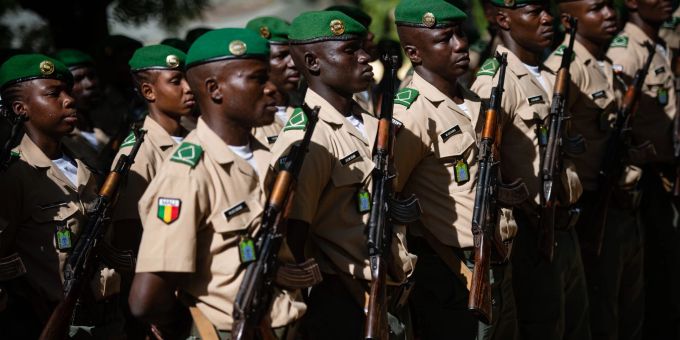 Bamako - Dutzende Tote nach Anschlag auf zwei Militärposten in Mali