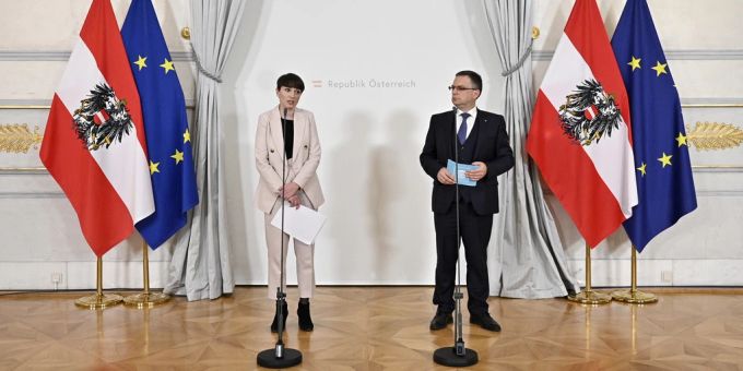 Sigrid Maurer, Klubobfrau der Grünen, mit August Wöginger, Klubobmann der ÖVP. parteispenden
