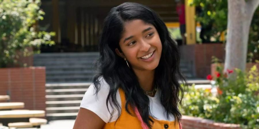 Devi (Maitreyi Ramakrishnan) lässt sich nicht unterkriegen. Foto: Lara Solanki/Netflix/dpa