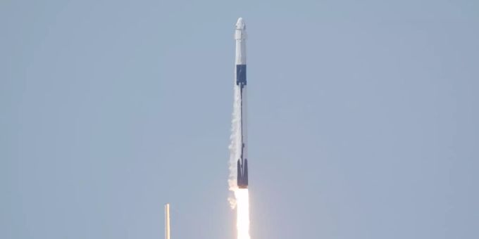 Start geglückt - Bemannte SpaceX-Rakete ist auf dem Weg zur ISS