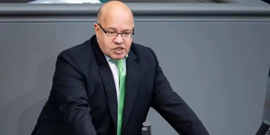 Die Bundesregierung will nach Pfingsten ein Konjunkturprogramm beschliessen, damit die Wirtschaft nach der Corona-Krise wieder in Gang kommt. Wirtschaftsminister Altmaier deutet unter anderem eine Entlastung der Strompreise an. Foto: Bernd von Jutrczenka/dpa