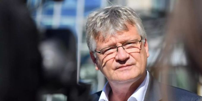 Der Bundessprecher der AfD Jörg Meuthen vor Beginn einer AfD-Bundesvorstandssitzung. Foto: Martin Schutt/dpa-Zentralbild/dpa Der Bundessprecher der AfD Jörg Meuthen vor Beginn einer AfD-Bundesvorstandssitzung. Foto: Martin Schutt/dpa-Zentralbild/dpa