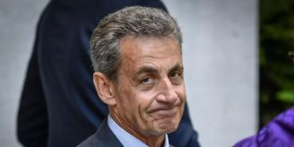 Haftaussetzung - Frankreichs Ex-Präsident Sarkozy ist Fussfessel los