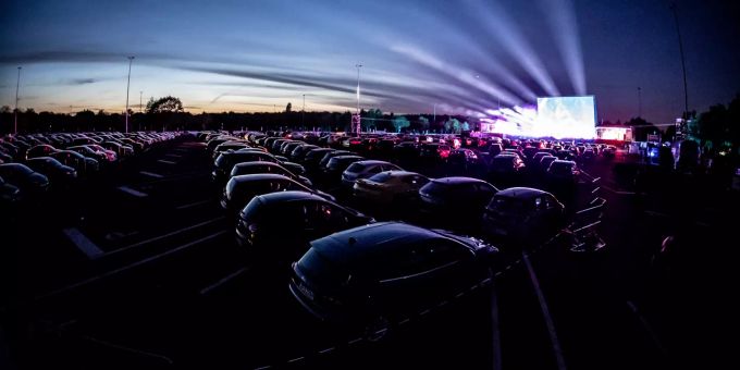 Das Autokino in Dübendorf startet am 27. Juni 2020 und dauert bis am 9. August 2020. Allianz Drive-In Cinema