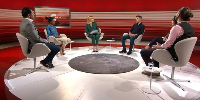 Moderatorin Barbara Lüthi im SRF-«Club» vom Dienstagabend. Die vielfältigen Gäste werden gelobt. srf club