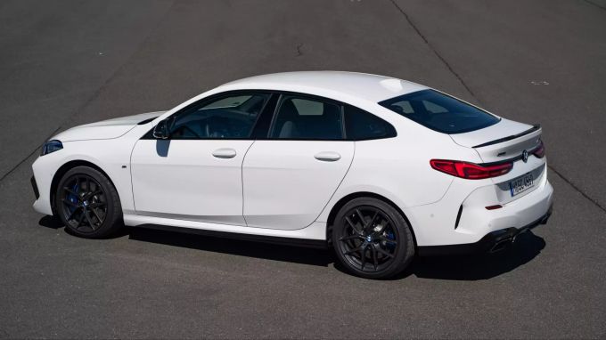 Das BMW M235i Gran Coupé hat von hinten überraschende Ähnlichkeit zum BMW X4 BMW M235i Gran Coupé