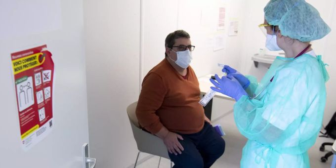 Angestellte im Spital. Coronavirus Schweiz Infizierte