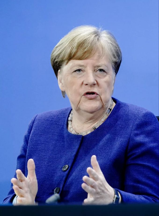 Bundeskanzlerin Angela Merkel (CDU), gibt nach der Videokonferenz mit den Ministerpräsidenten der Bundesländer eine Pressekonferenz. Foto: Kay Nietfeld Coronavirus - Merkel PK