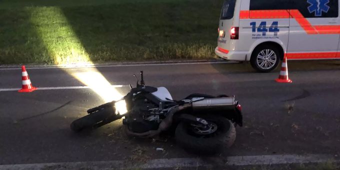 Etzwilen TG: Mit Motorrad gestürzt. Etzwilen TG: Mit Motorrad gestürzt