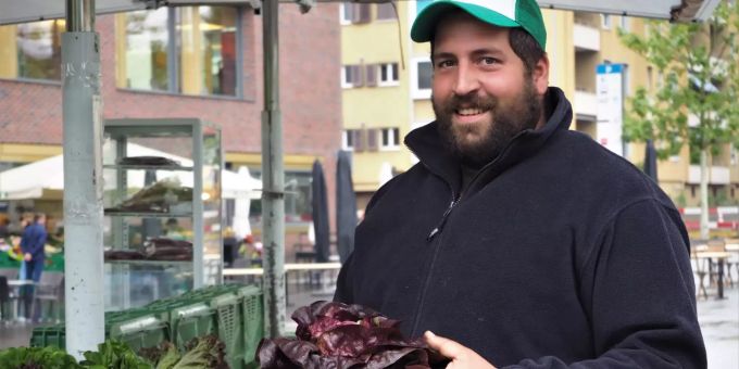 David Müller von «Mini-Farming» ist auf einem grossen Gemüsebaubetrieb aufgewachsen. David Müller, «Mini-Farming»