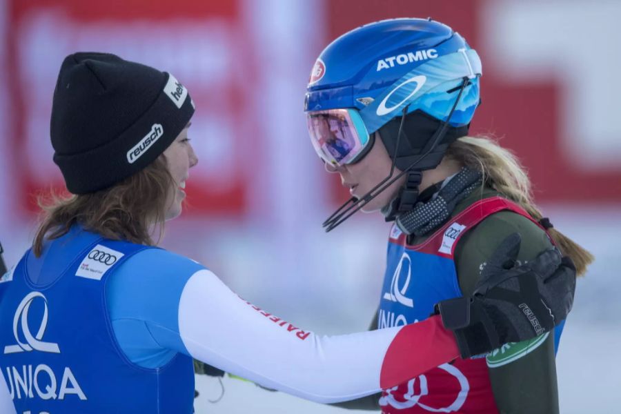 Michelle Gisin (l.) und Mikaela Shiffrin (r.) sprachen im heutigen Instagram-Gespräch über die Tanzkünste der Amerikanerin.