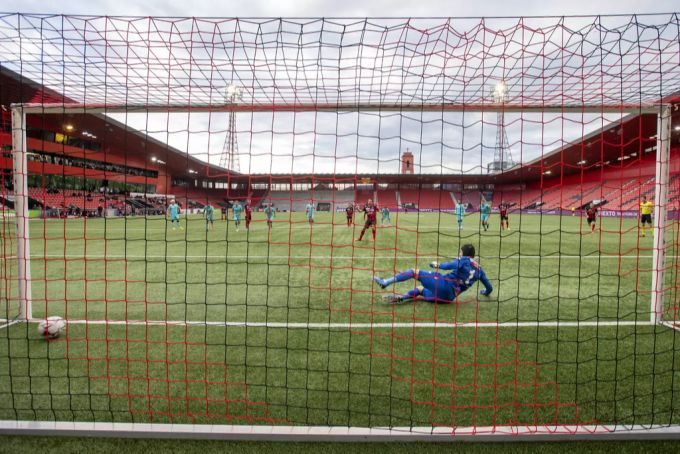 Nuzzolo trifft für Xamax gegen den FC Thun zum 2:1. Xamax FC Thun