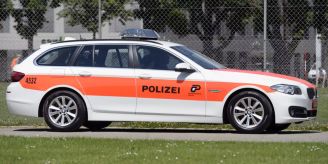 Polizei - Regensdorf ZH: Grosser Sachschaden bei Brand in Firmenareal
