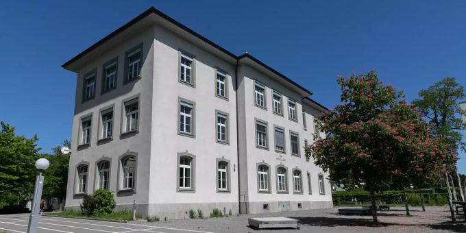 Das Schulhaus in Wettingen. Schulhaus - Wettingen
