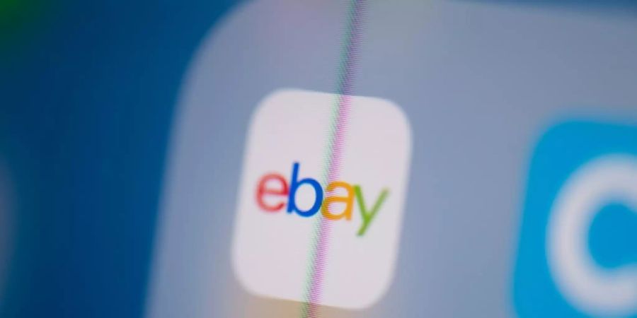Logo von Ebay auf einem Tablet