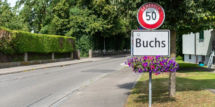 Das Ortsschild von Buchs im Kanton Aargau.