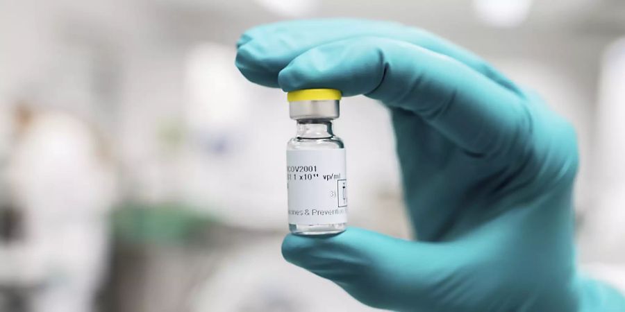 Impfdose des Coronavirus-Impfstoffs des Unternehmens Janssen, das zum Gesundheitskonzern Johnson & Johnson gehört. (Archivbild)