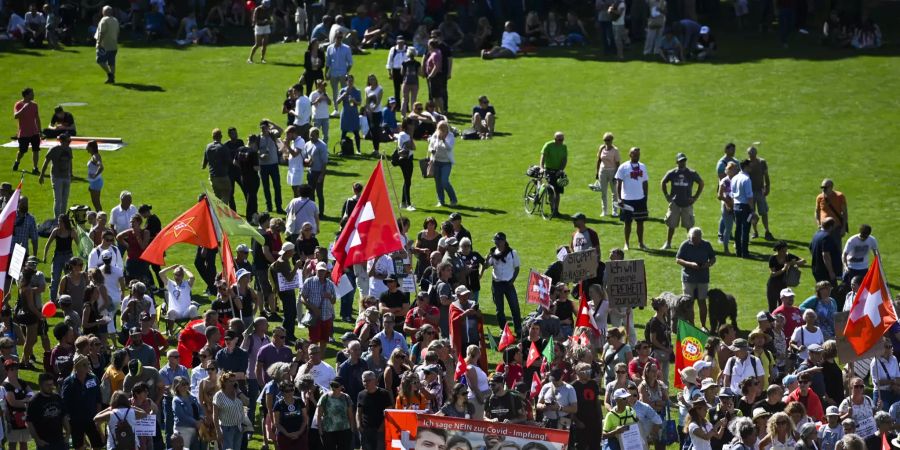 Kundgebung von Massnahmengegnern, aufgenommen am Samstag, 4. September 2021, in Chur.