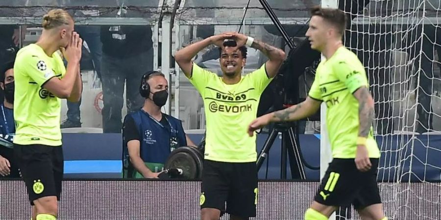 Auf dem neuen Dortmund-Trikot ist das BVB-Logo kaum zu sehen. Foto: Mustafa Alkac/dpa