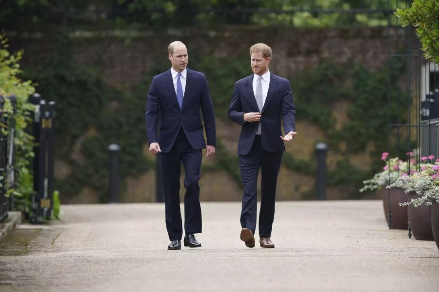 Prinz William und Prinz Harry bei der Enthüllung der Diana-Statue am 1. Juli