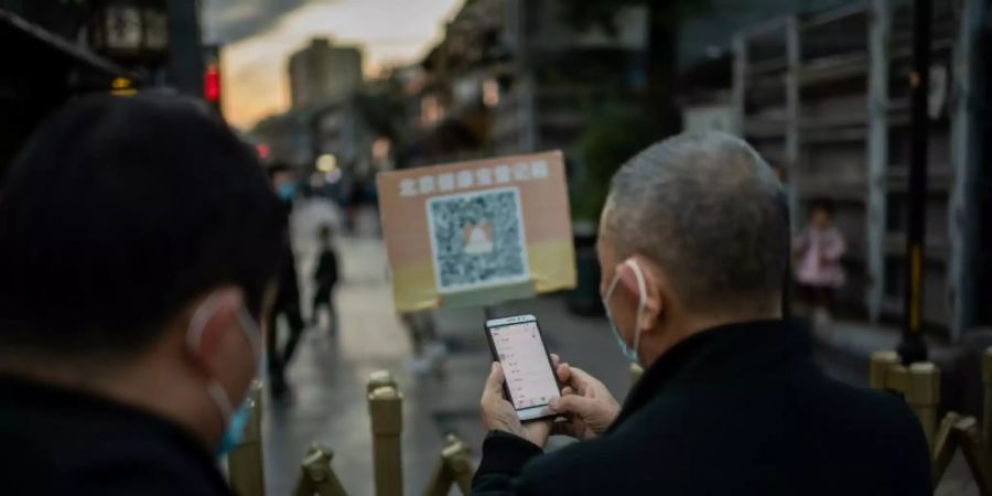 Smartphone-Nutzer in Peking