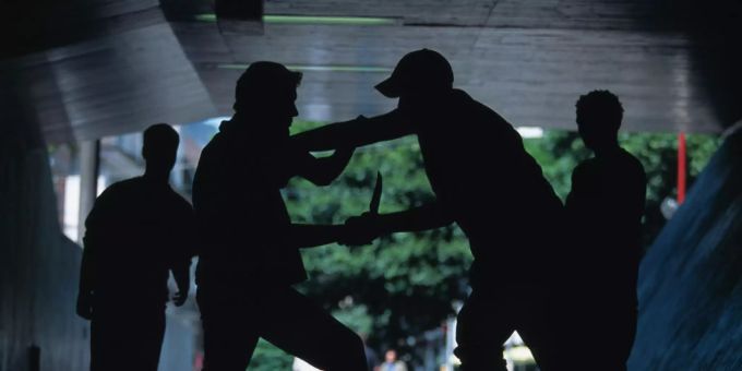 Das Opfer, selbst ein rücksichtsloser Schläger, wurde aus Rache brutal zusammengeschlagen. (Symbolbild) Das Opfer, selbst ein rücksichtsloser Schläger, wurde aus Rache brutal zusammengeschlagen. (Symbolbild)