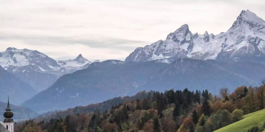 Ein Mitwanderer versuchte noch, dem abgestürzten 59-Jährigen zu Hilfe zu kommen - doch er starb an seinen schweren Kopfverletzungen. Foto: Lino Mirgeler/dpa