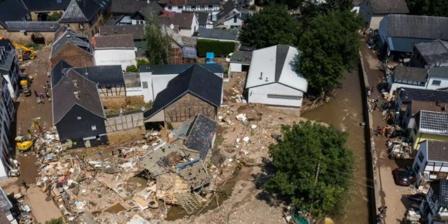 Luftaufnahme von Iversheim nach der Überschwemmung