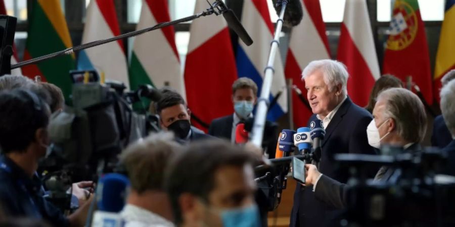 Horst Seehofer bei Presse-Statement in Brüssel