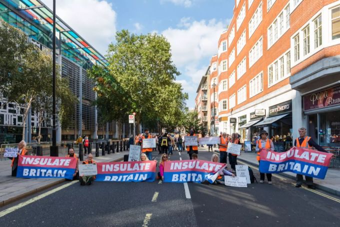 Immer wieder ist die Gruppe Insulate Britain für Strassensperren verantwortlich. Insulate Britain