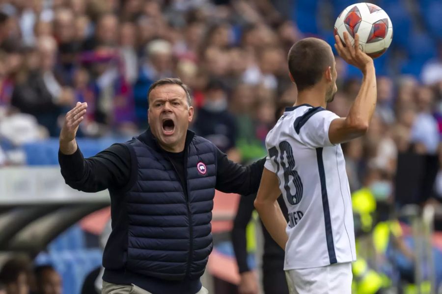 Basel-Trainer Patrick Rahmen peitscht seine Mannschaft nach vorne.