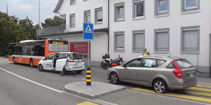 Beim Unfall wurden drei Personen leicht verletzt. Kantonspolizei Thurgau